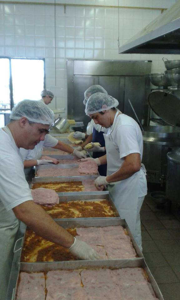 O restaurante universitário também está na pauta dos alunos (Foto: Reprodução)